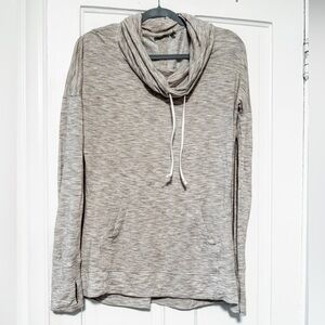 Athleta women’s light grey long-sleeve pullover, size S